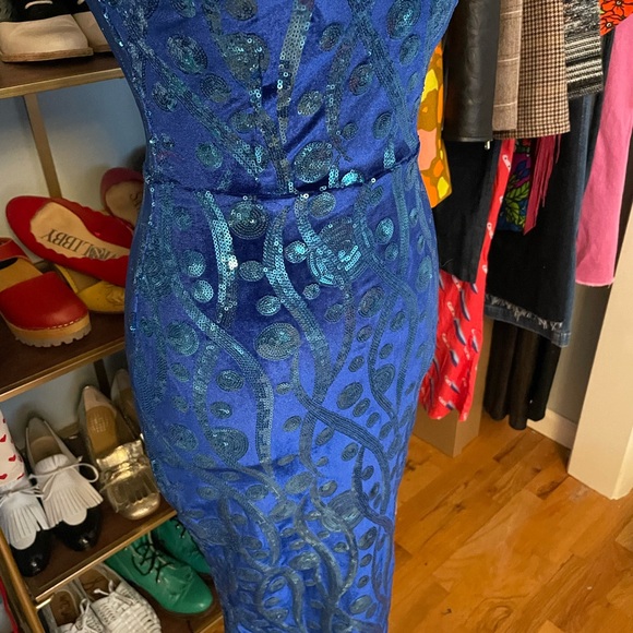 Tatyana Sequined Wiggle Dress - Size XS - Picture 4 of 8